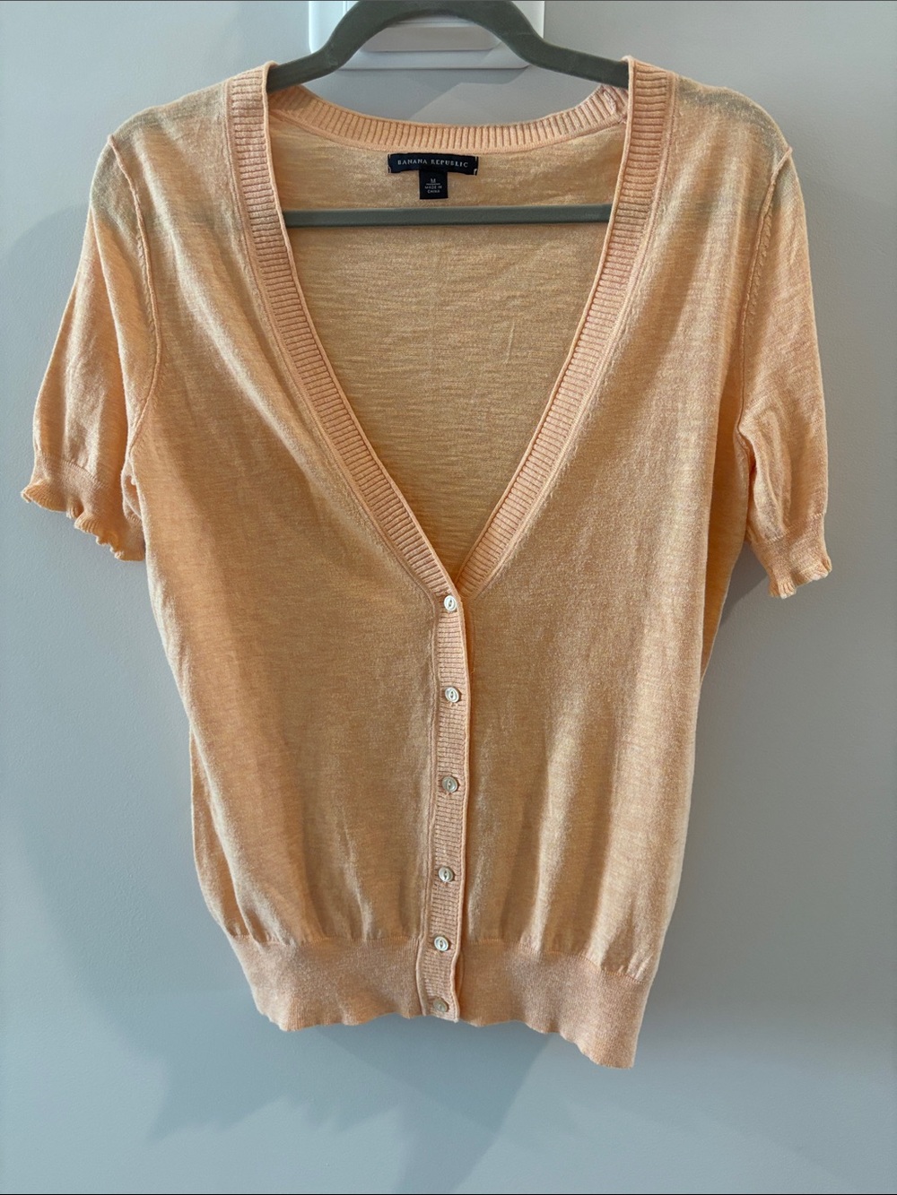 Banana Republic Peach Short-Sleeve V-Neck Button Cardigan